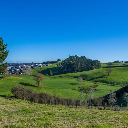 Cosy Farm Cottage In Pukekohe Close To Town Centre Exterior photo